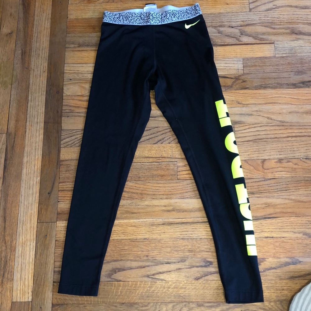 Black leggings with Neon